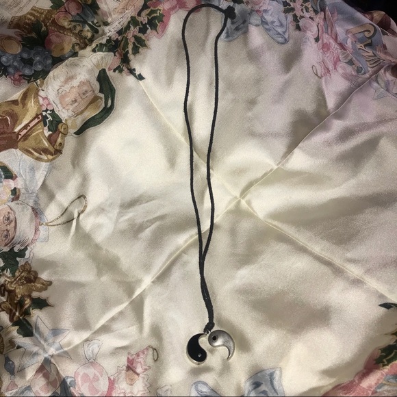 Ying Yang - Picture 3 of 4